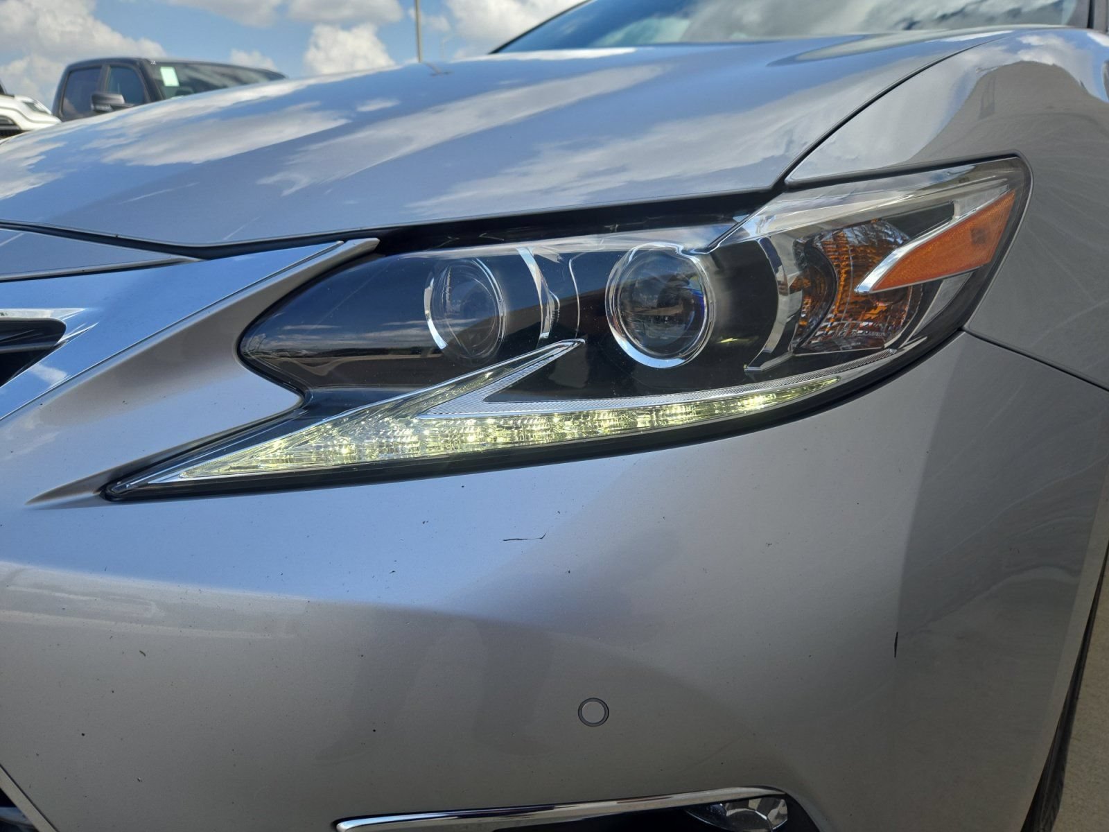 Used 2017 Lexus ES 300h FWD image 9