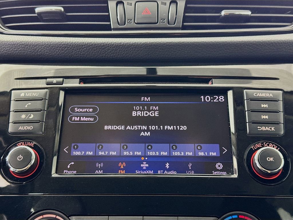 Used 2018 Nissan Rogue S FWD image 17