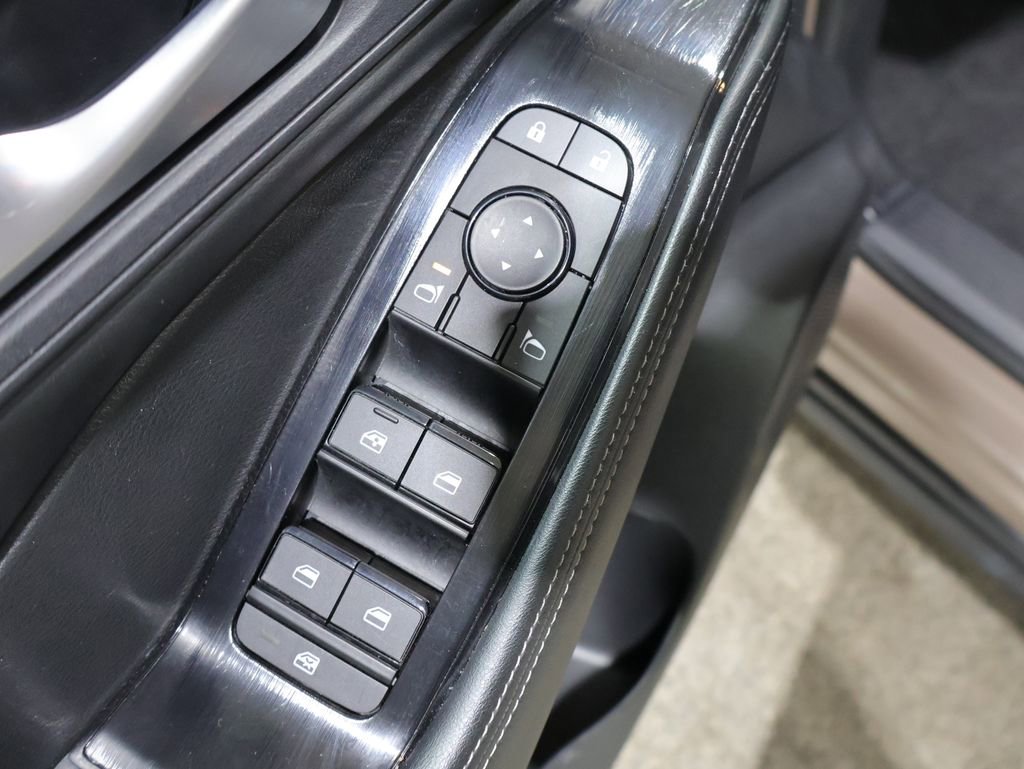 Used 2025 Nissan Rogue SV AWD/4WD image 14