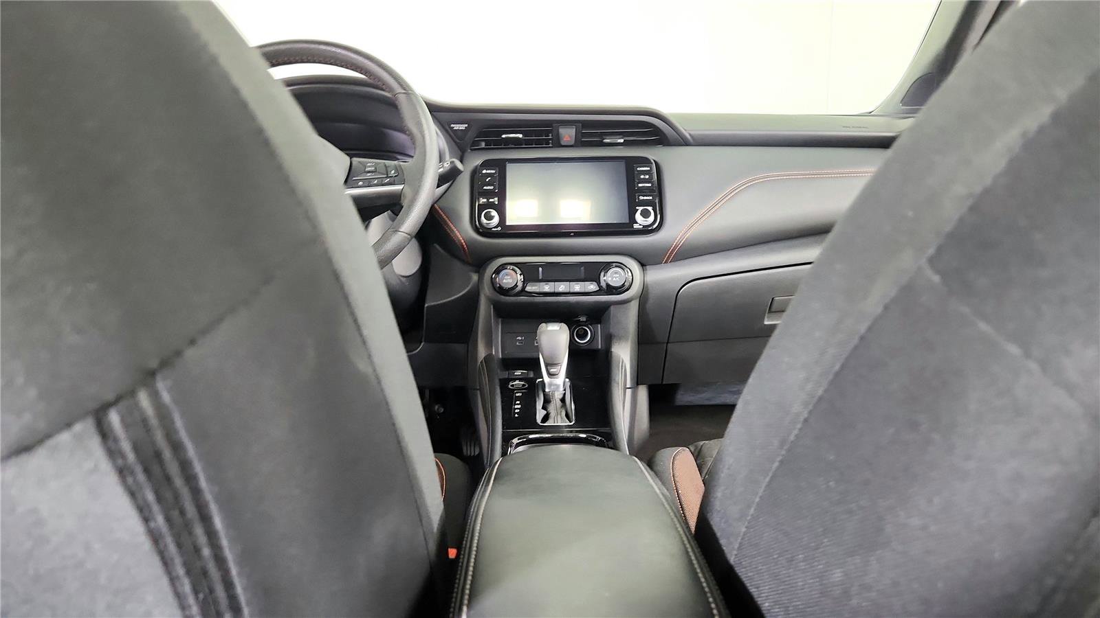 Used 2022 Nissan Kicks SR w/ Interior Electronics Package FWD image 12
