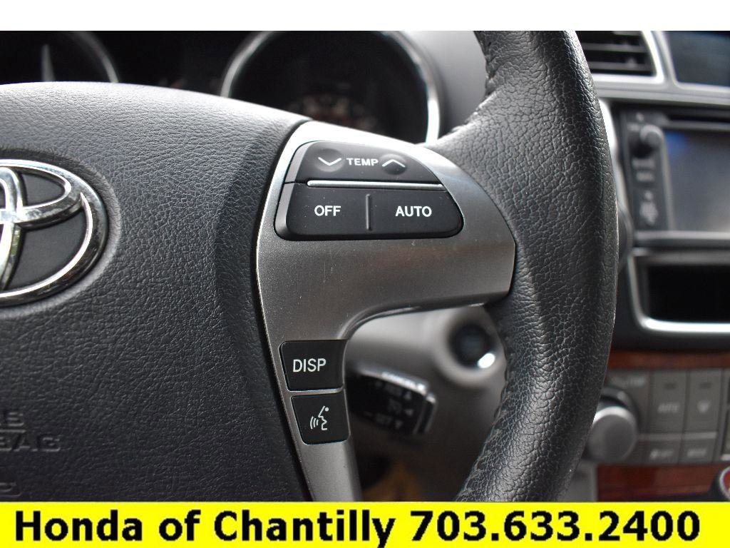 Used 2013 Toyota Highlander Limited image 13