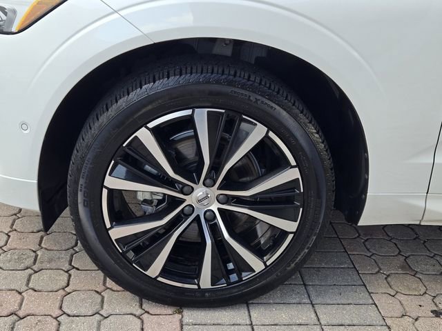Certified 2024 Volvo XC60 B5 Plus w/ Protection Package Premier image 12