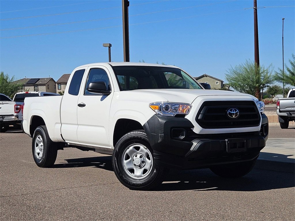 Used 2022 Toyota Tacoma SR image 2