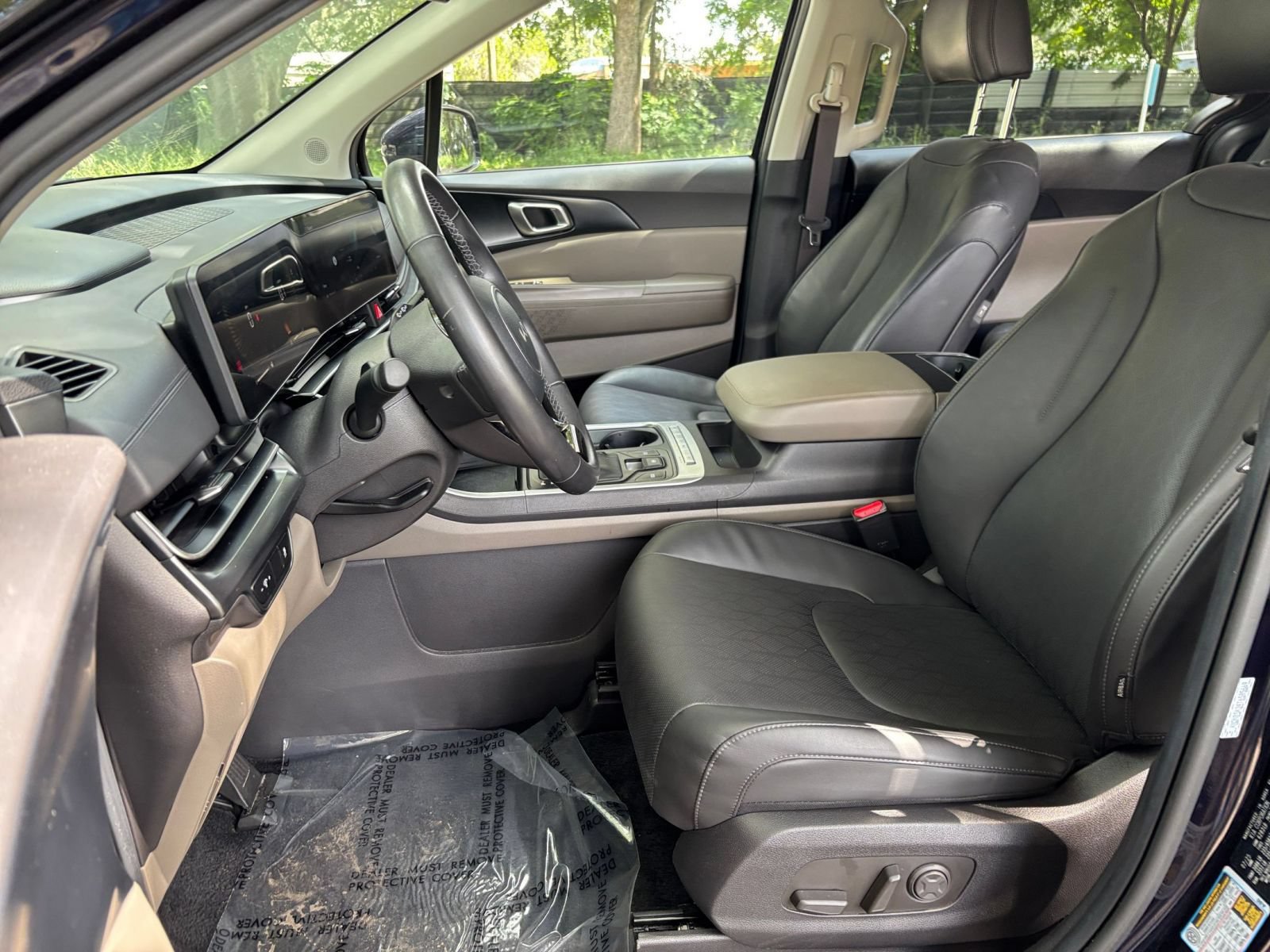 Used 2026 Kia Carnival FWD image 29