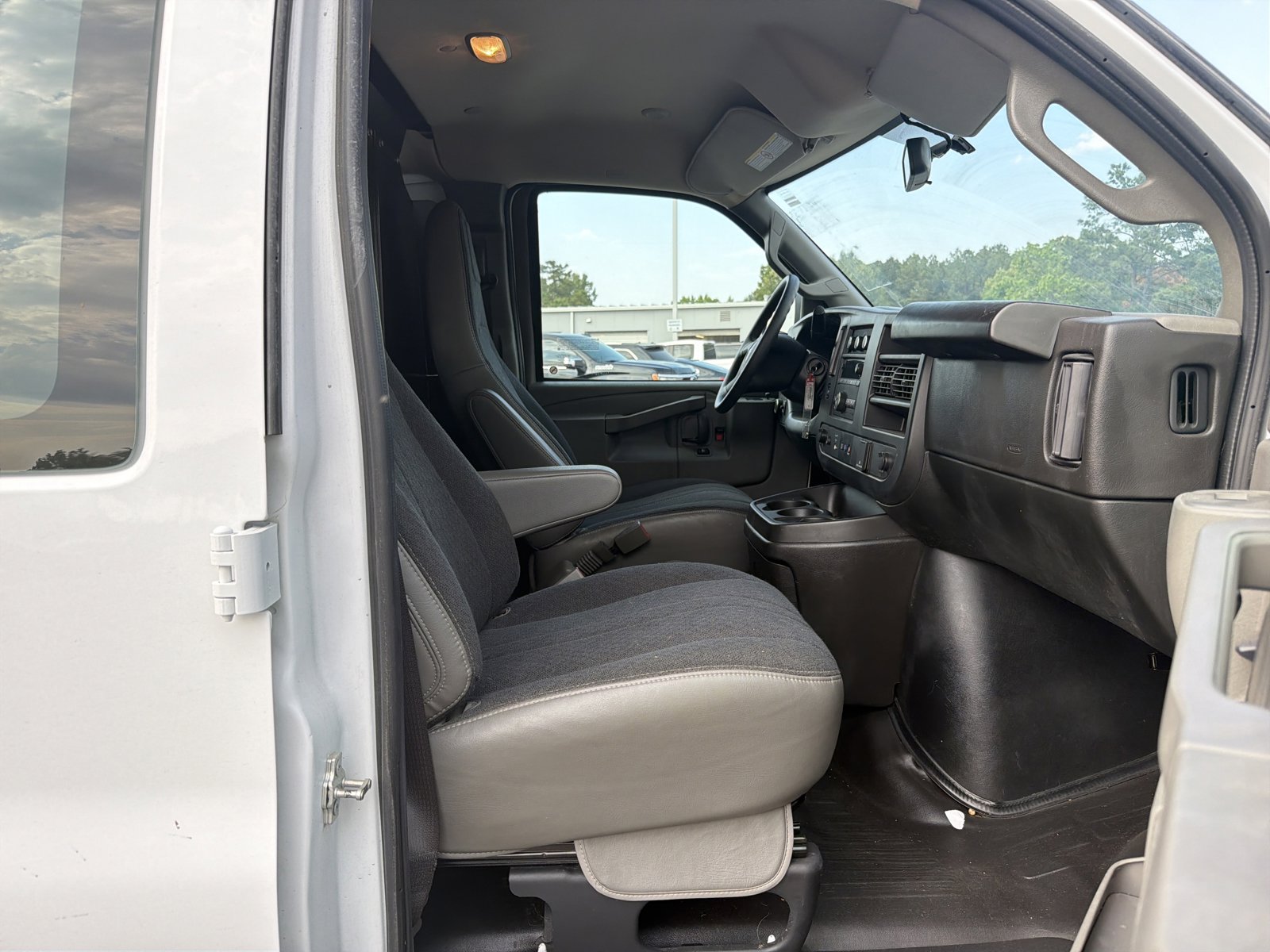 Used 2024 GMC Savana 2500 w/ Driver Convenience Package RWD image 32