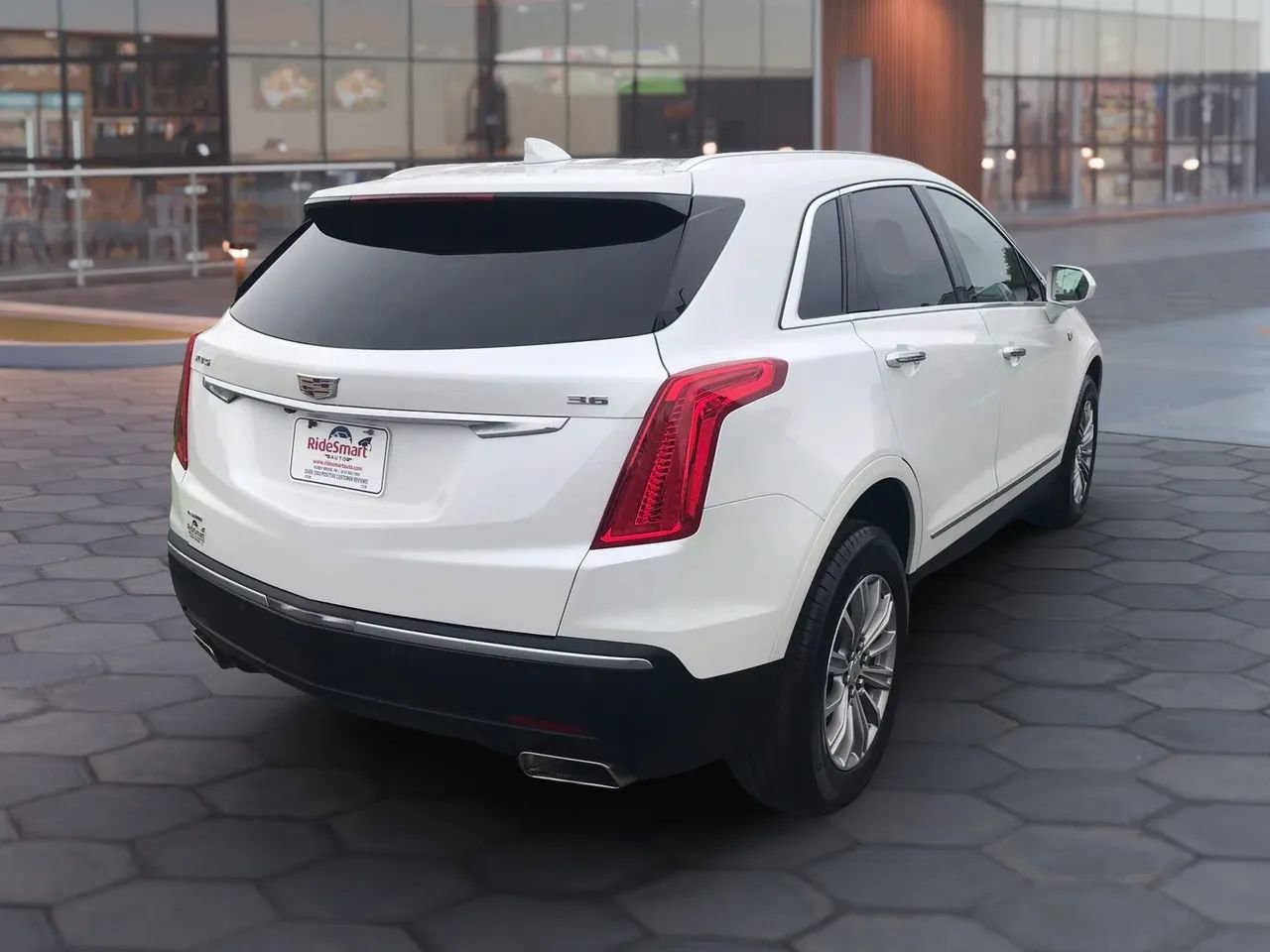 Used 2017 Cadillac XT5 Luxury w/ Driver Awareness Package AWD/4WD image 10