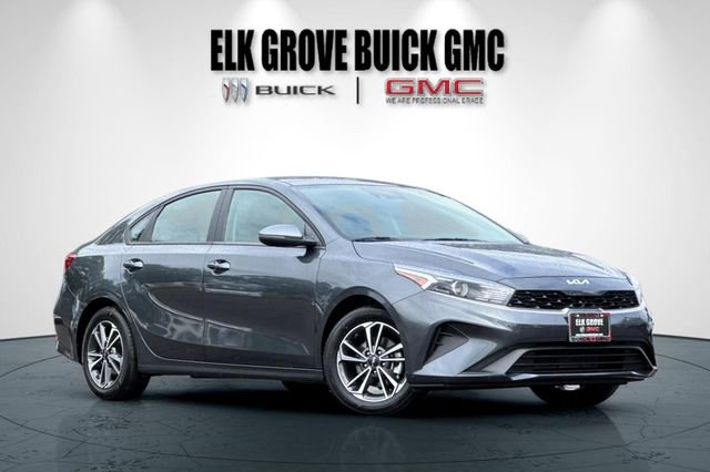 Used 2023 Kia Forte LXS w/ LXS Technology Package FWD image 2