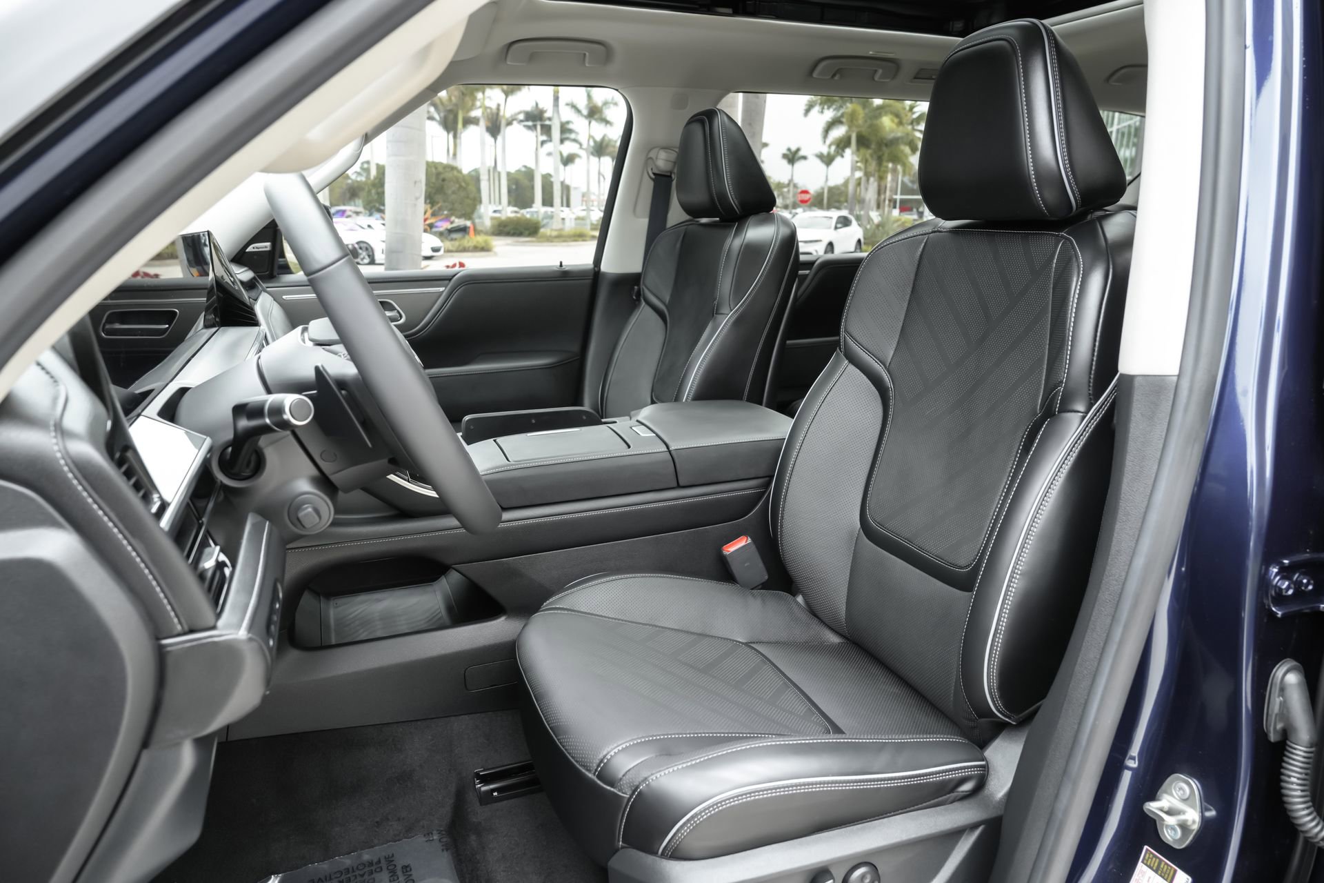 Certified 2026 INFINITI QX80 Luxe w/ Cargo Package AWD/4WD image 8