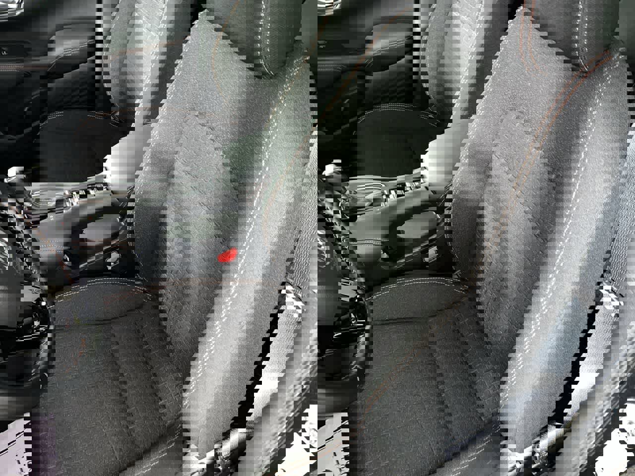 Used 2025 Honda HR-V Sport image 15