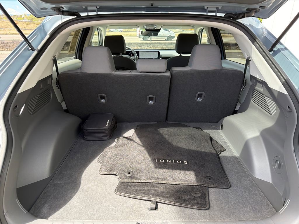 Used 2025 Hyundai Ioniq 5 SE image 23