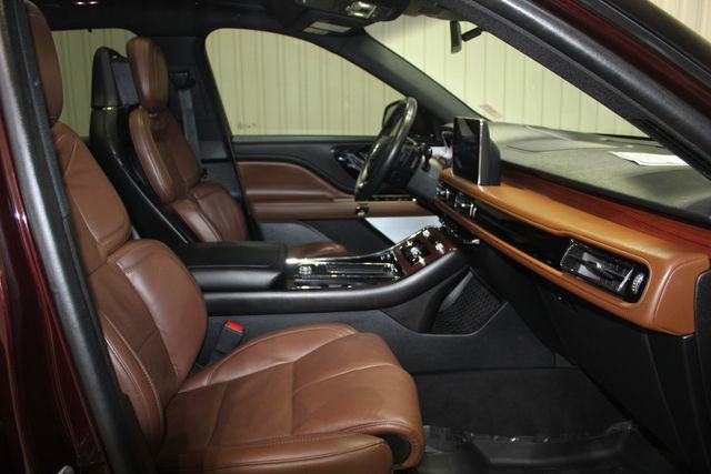 Used 2023 Lincoln Aviator Reserve w/ Equipment Group 201A AWD/4WD image 27
