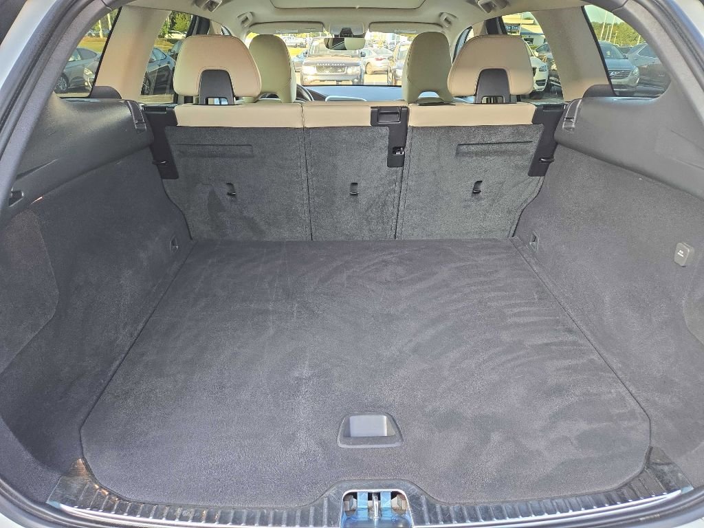 Used 2017 Volvo XC60 T6 Inscription w/ Climate Package image 13