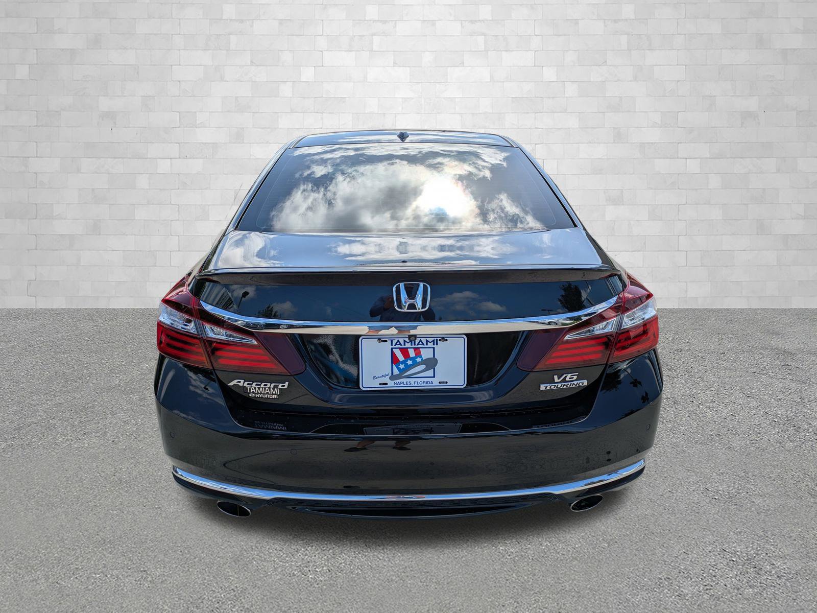 Used 2016 Honda Accord Touring image 3