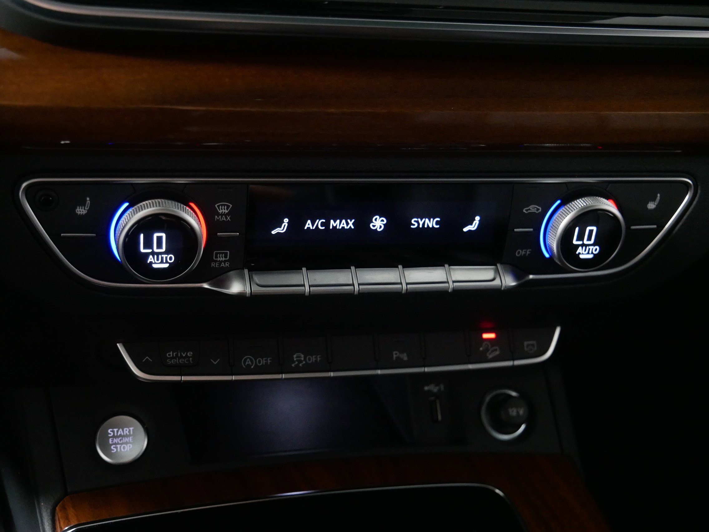 Used 2023 Audi Q5 2.0T Premium w/ Convenience Package image 23