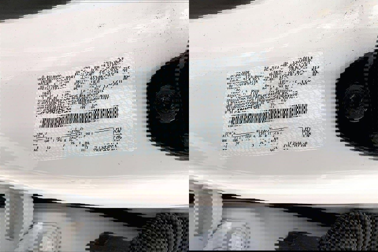 Used 2023 Ford F250 XLT w/ FX4 Off-Road Package image 6