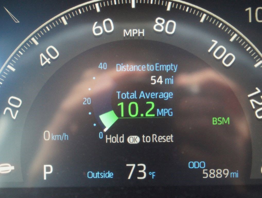 Used 2025 Toyota RAV4 LE FWD image 4