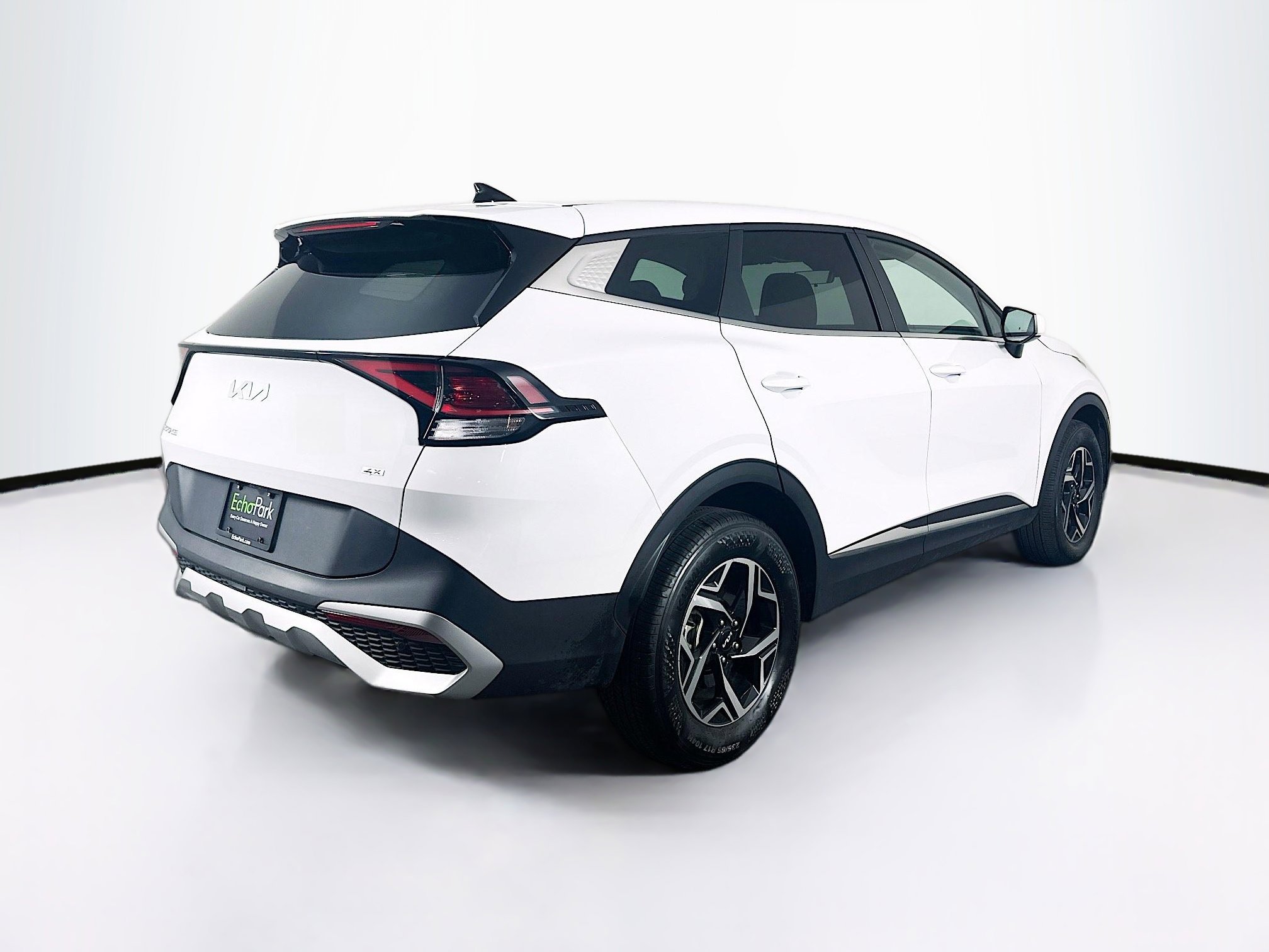 Used 2025 Kia Sportage LX image 9