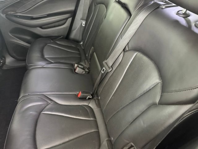 Used 2019 Buick Envision Essence FWD image 23