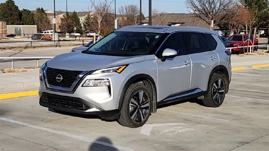 Used 2023 Nissan Rogue SL w/ SL Premium Package image 5