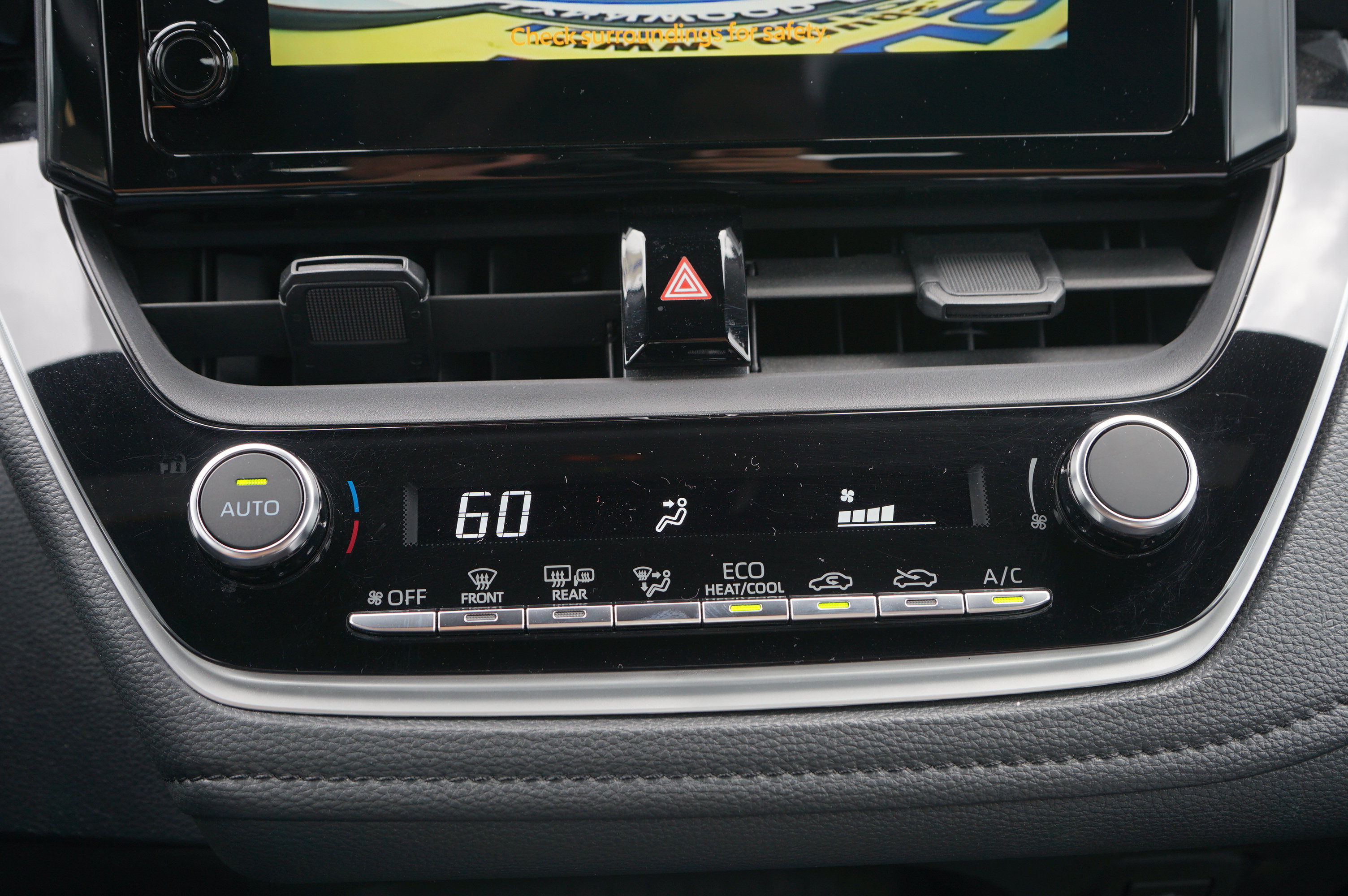 Used 2023 Toyota Corolla SE FWD image 11