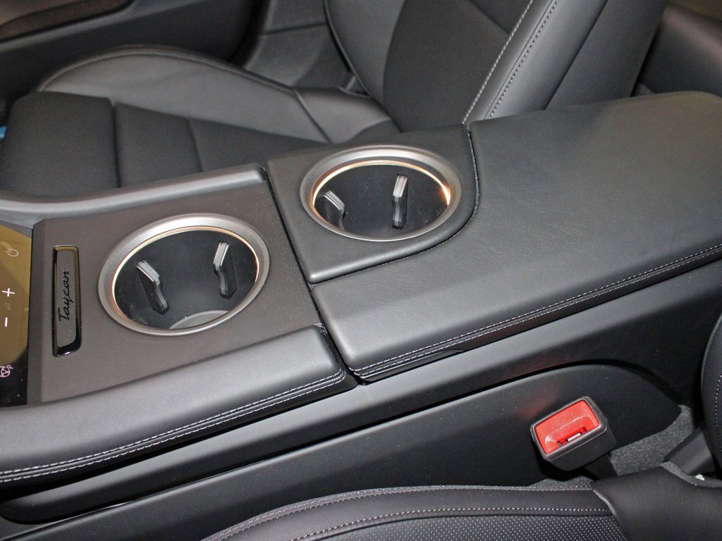 Used 2025 Porsche Taycan 4S image 33