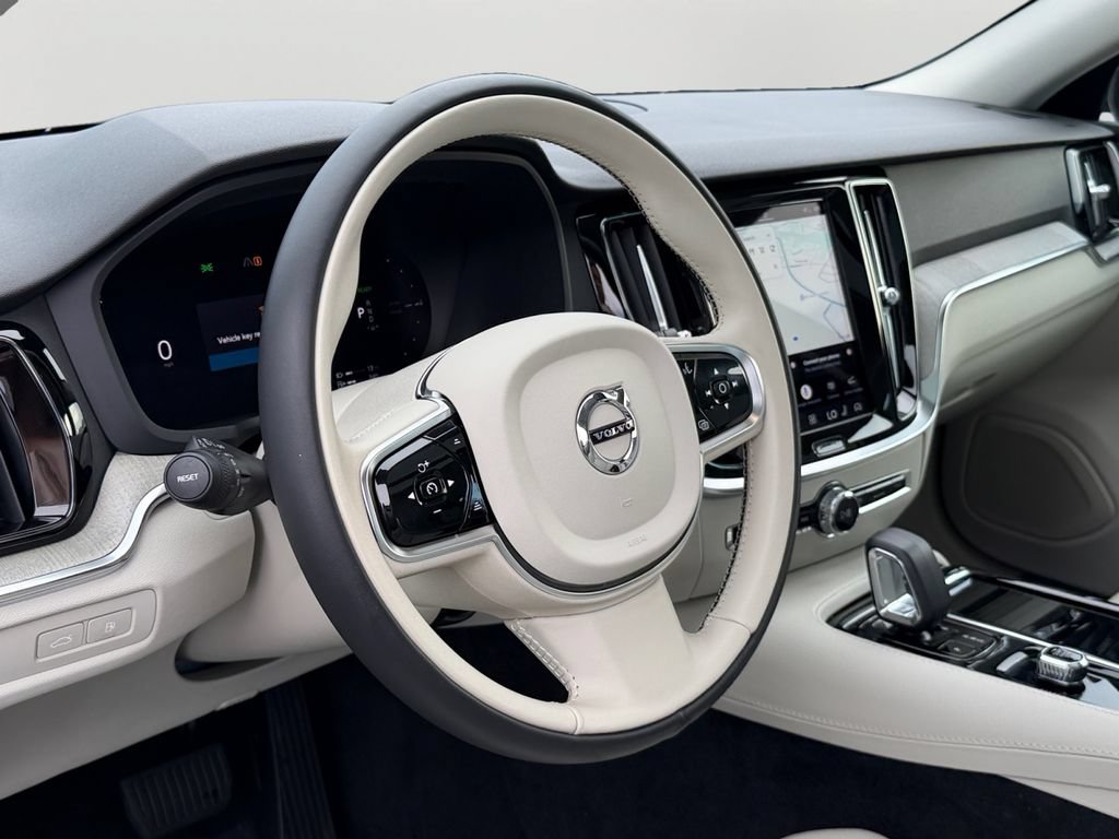 Certified 2023 Volvo S60 T8 Plus AWD/4WD image 18