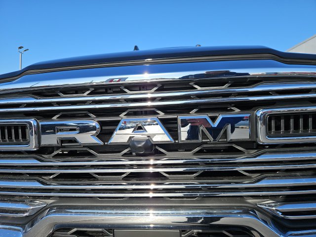 New 2026 RAM 2500 Laramie AWD/4WD image 15