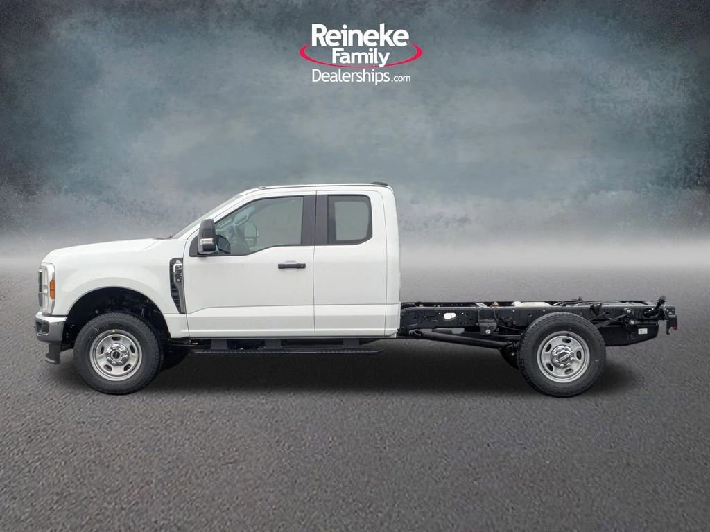New 2026 Ford F350 XL w/ XL Chrome Package AWD/4WD image 8