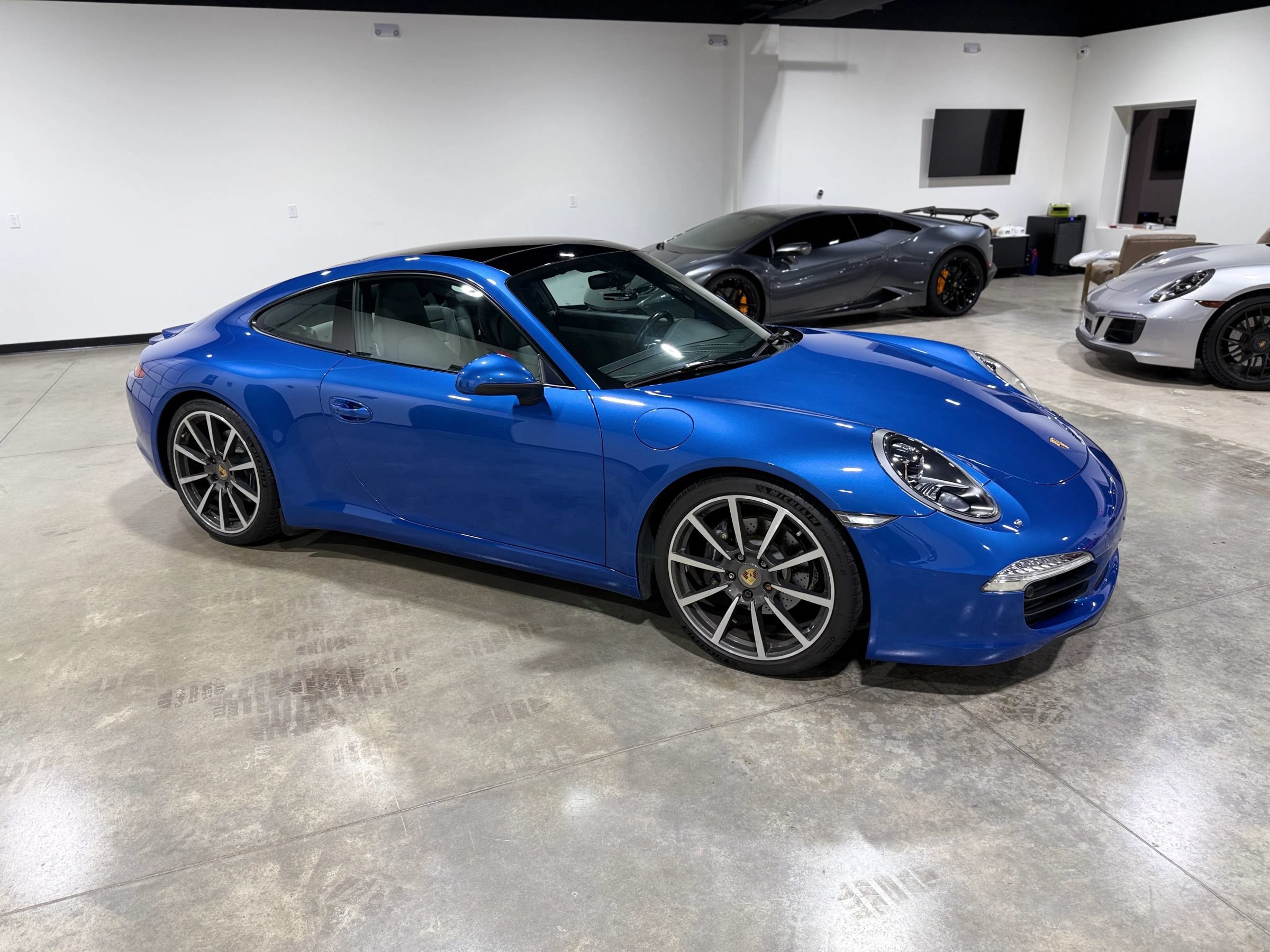 Used 2015 Porsche 911 Carrera image 4