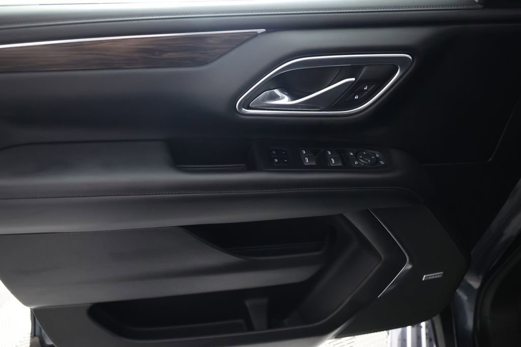 Used 2021 Chevrolet Tahoe LT w/ LT Signature Package RWD image 20