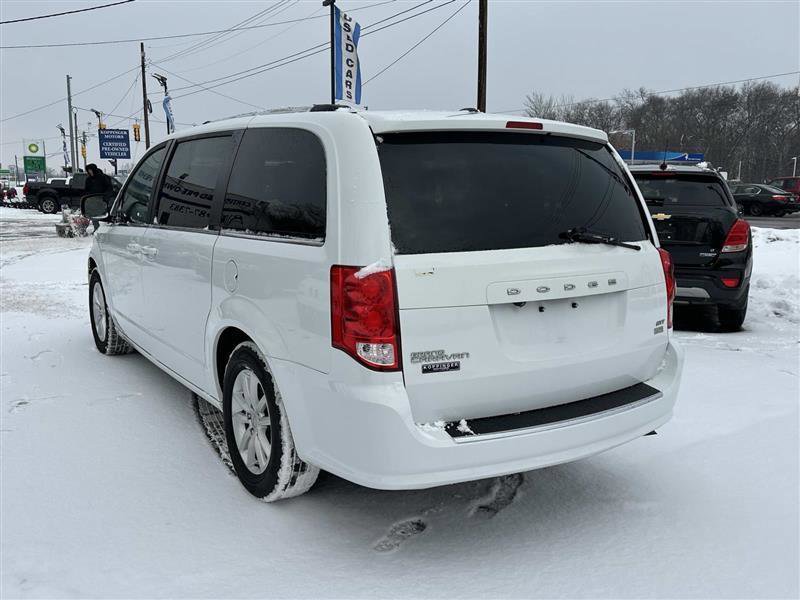 Used 2018 Dodge Grand Caravan SXT image 4