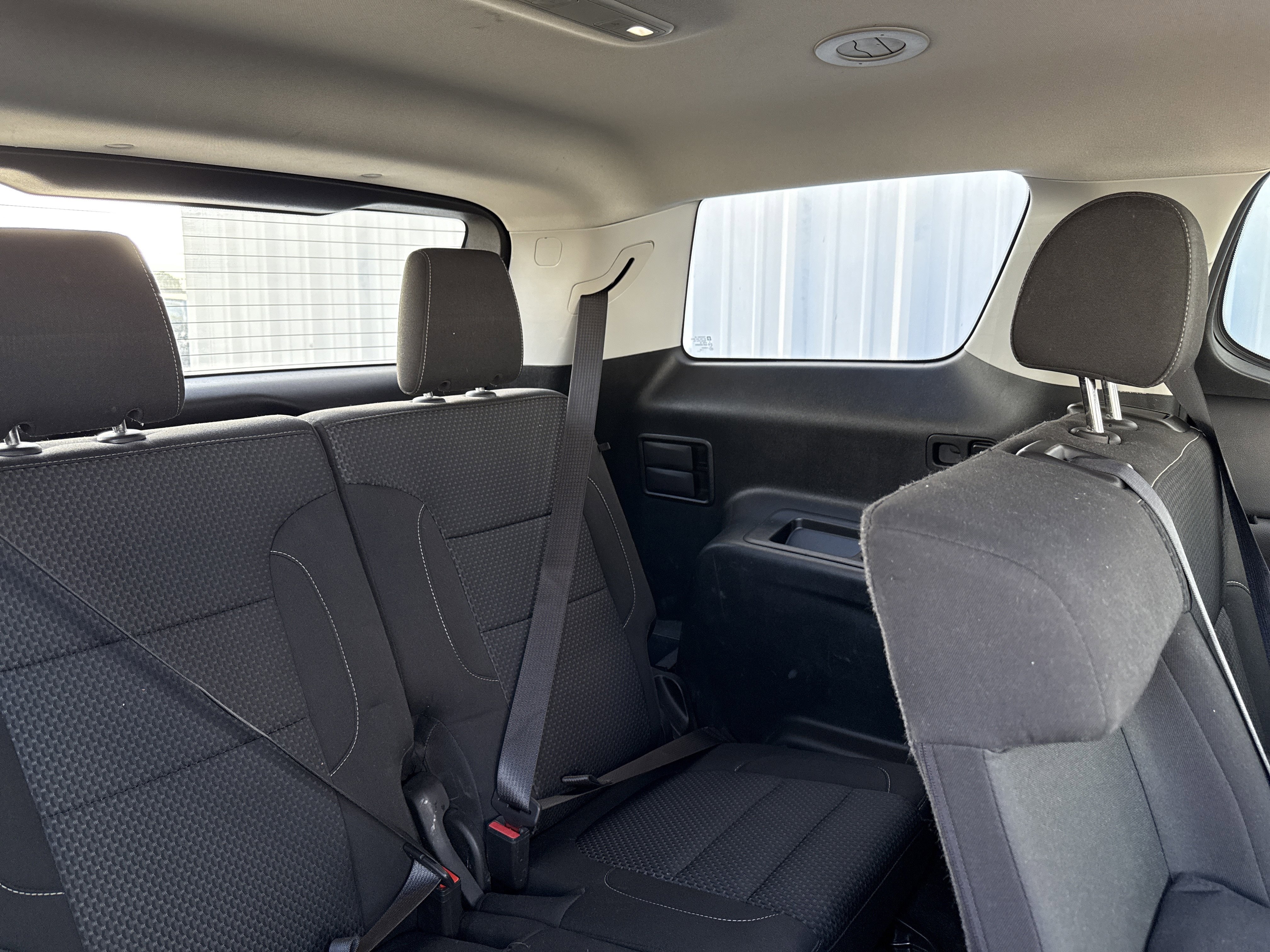 Used 2023 GMC Acadia SLE image 34