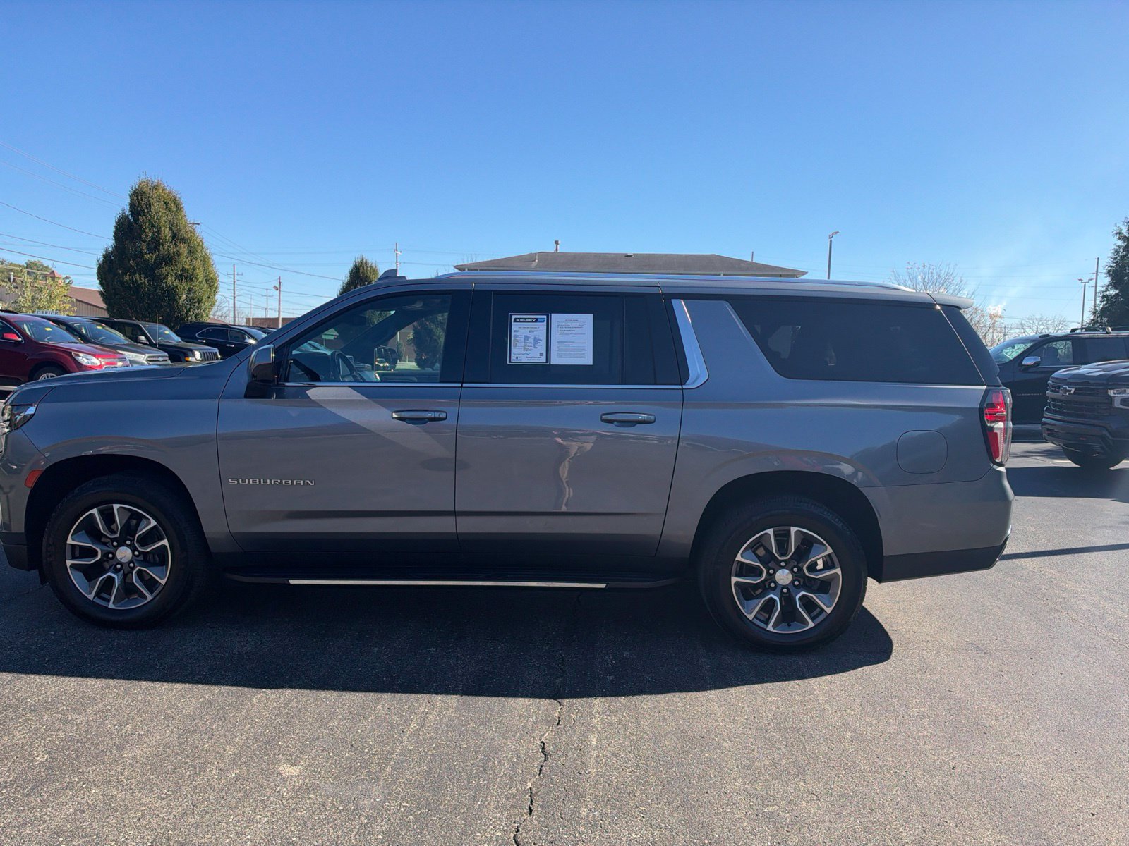 Used 2021 Chevrolet Suburban LT w/ Rear Media and Nav Package AWD/4WD image 2
