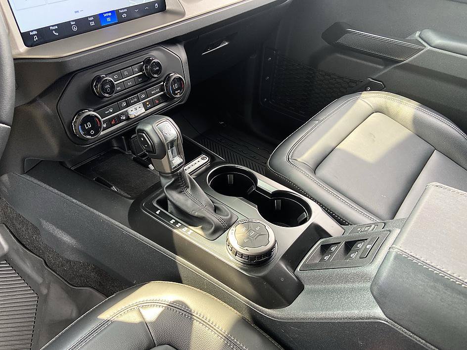 Used 2025 Ford Bronco Outer Banks AWD/4WD image 14