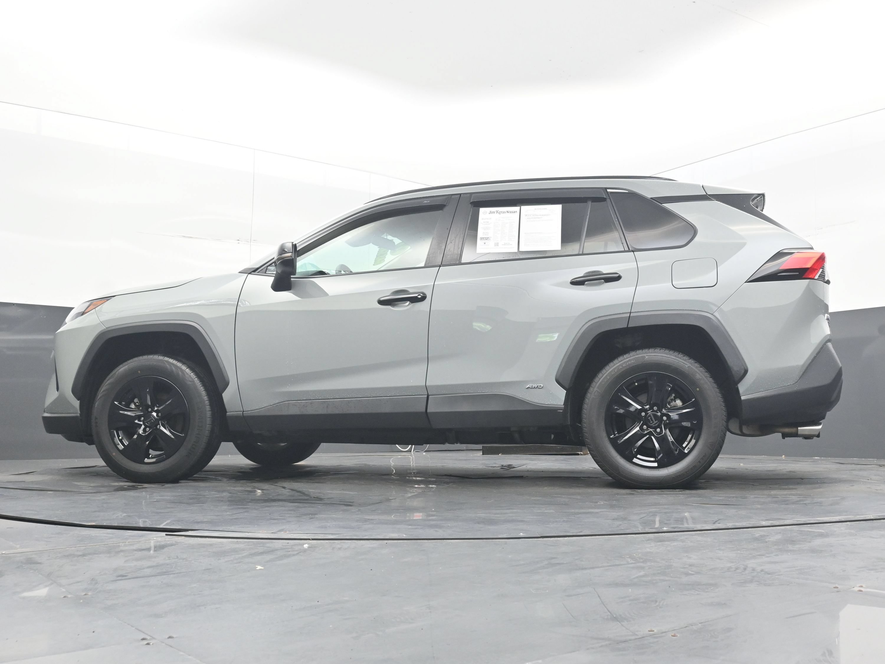 Used 2022 Toyota RAV4 XLE AWD/4WD image 27