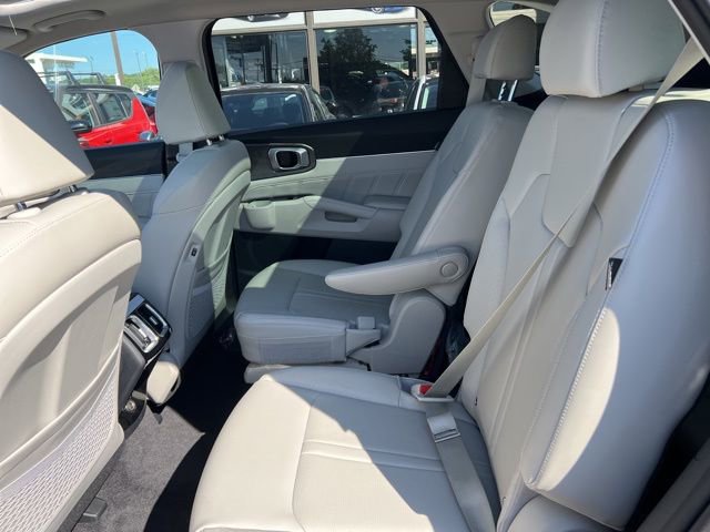 Used 2024 Kia Sorento SX image 17