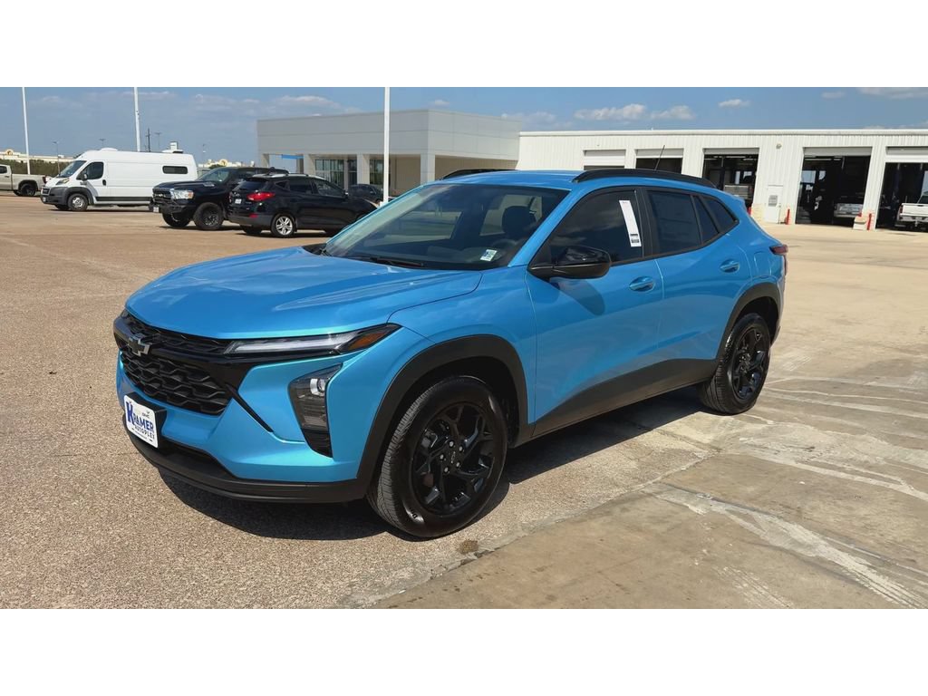 New 2026 Chevrolet Trax LT w/ Midnight Edition FWD image 4