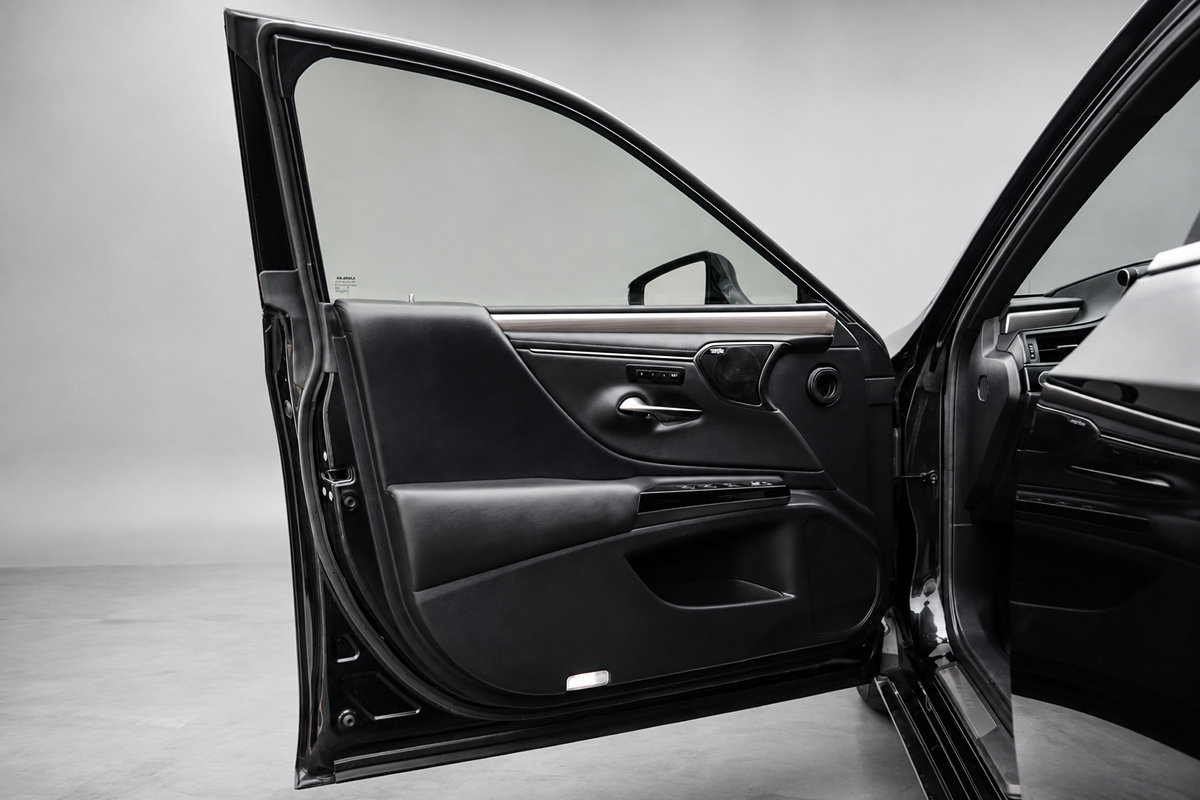 Used 2023 Lexus ES 350 F Sport w/ Accessory Package (Z2) FWD image 23