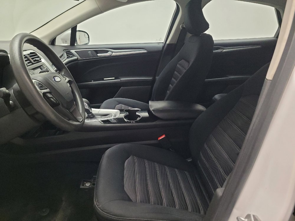 Used 2016 Ford Fusion SE FWD image 17