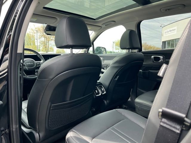 Used 2024 Kia Sorento SX image 11