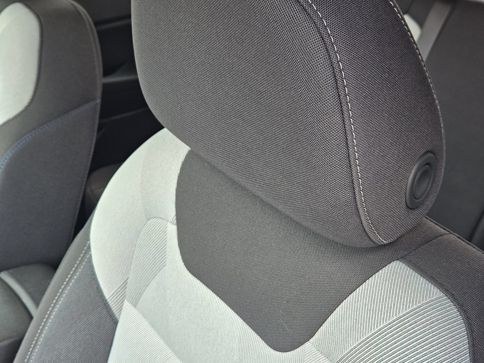 New 2026 Chevrolet Trax LS w/ LS Convenience Package FWD image 17