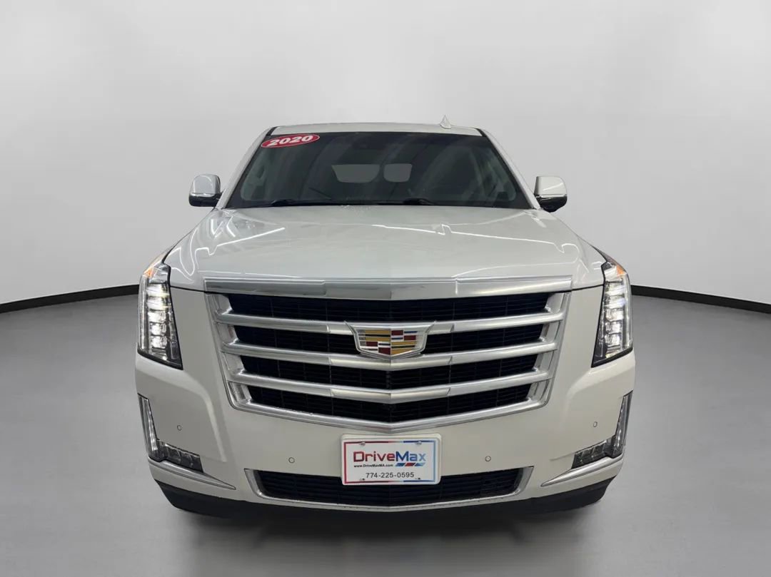 Used 2020 Cadillac Escalade Luxury image 2