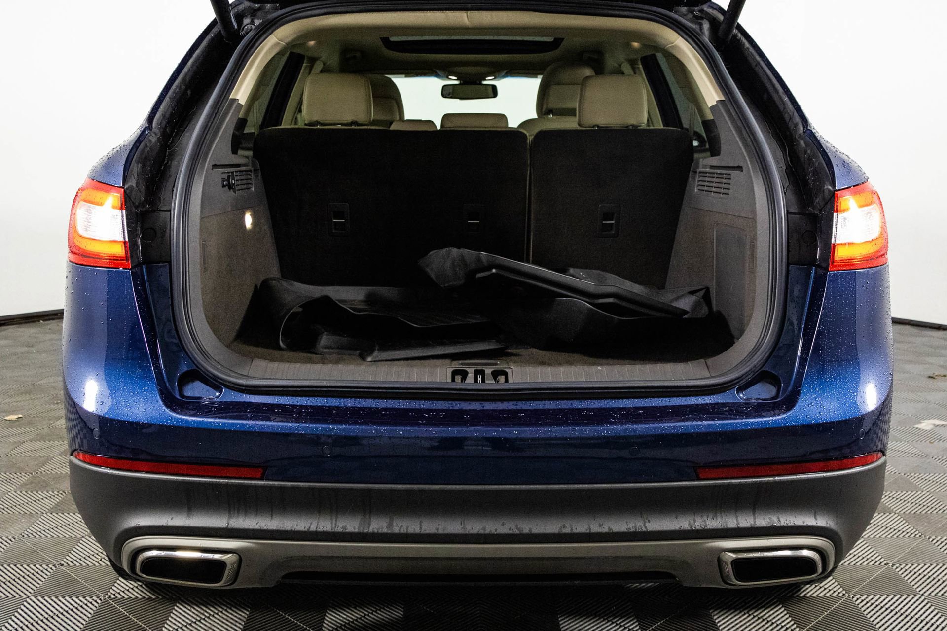 Used 2017 Lincoln MKX Reserve image 36
