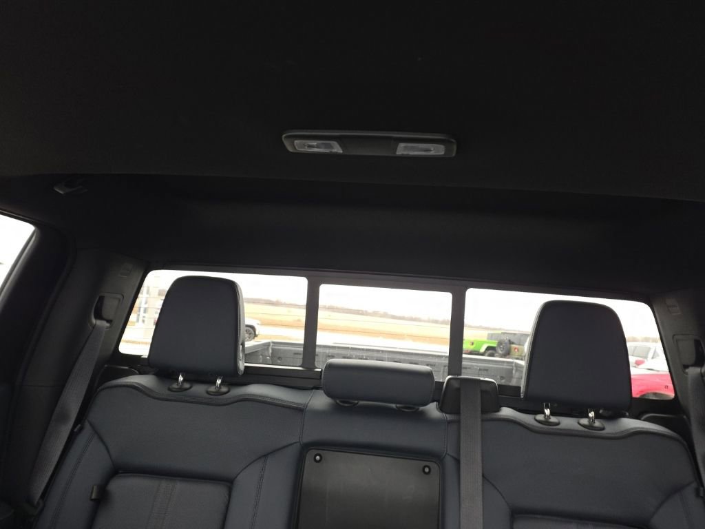 Used 2022 Chevrolet Silverado 1500 High Country w/ High Country Premium Package image 18