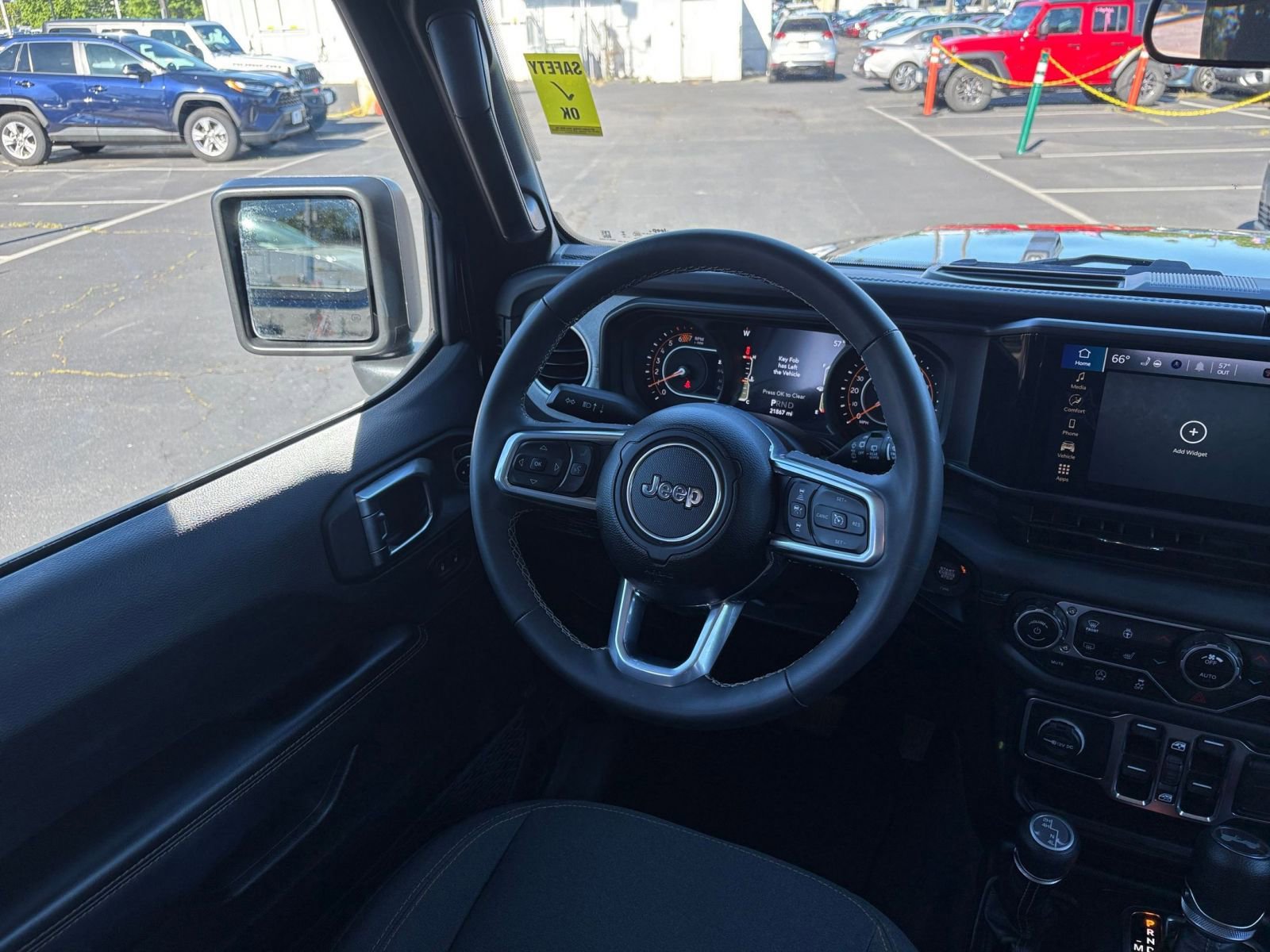 Used 2025 Jeep Wrangler Sahara AWD/4WD image 34