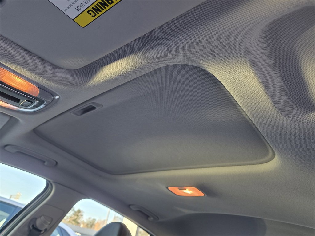 Used 2022 Hyundai Elantra Limited image 7