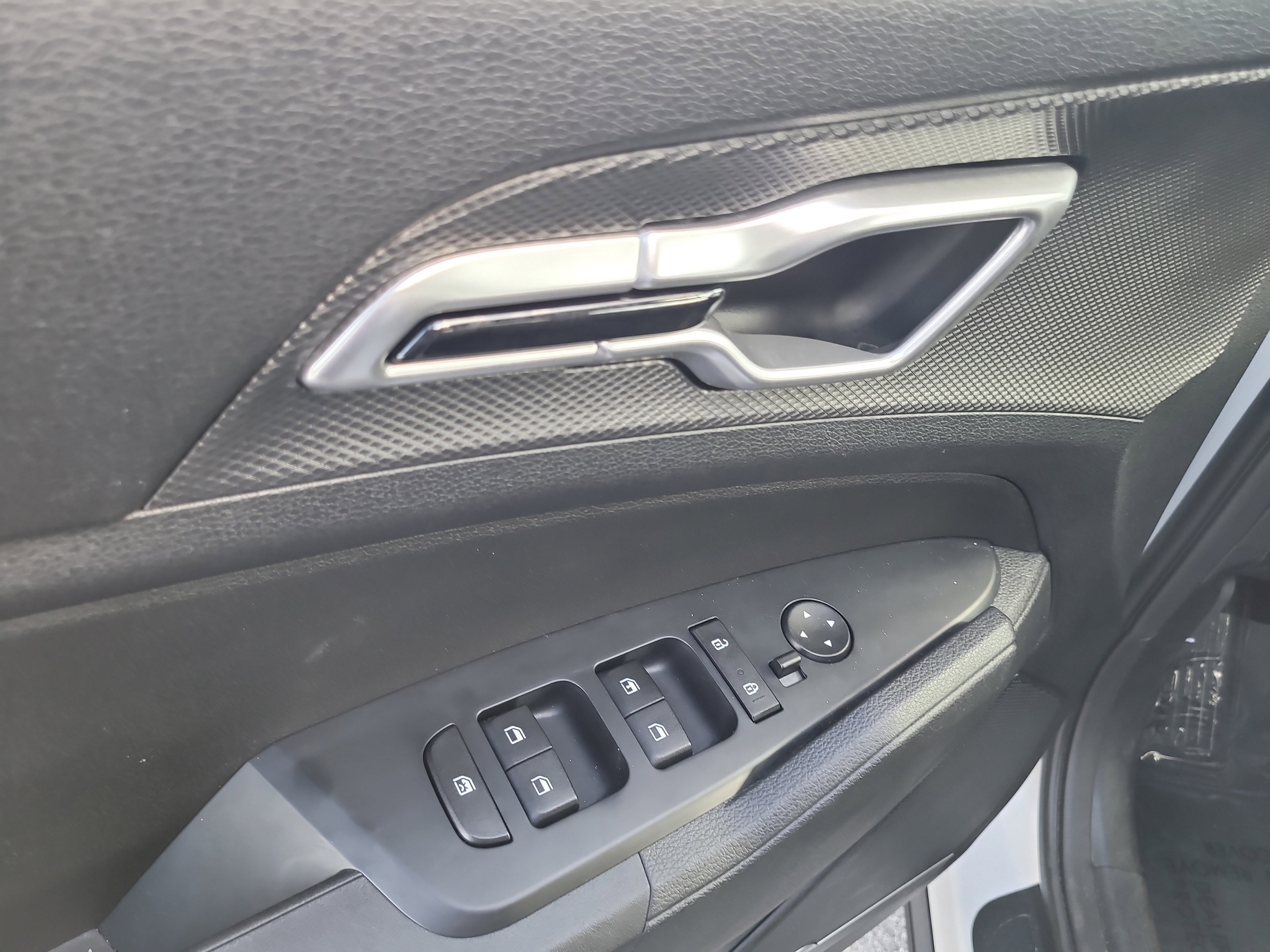 Used 2025 Kia Sportage LX image 17