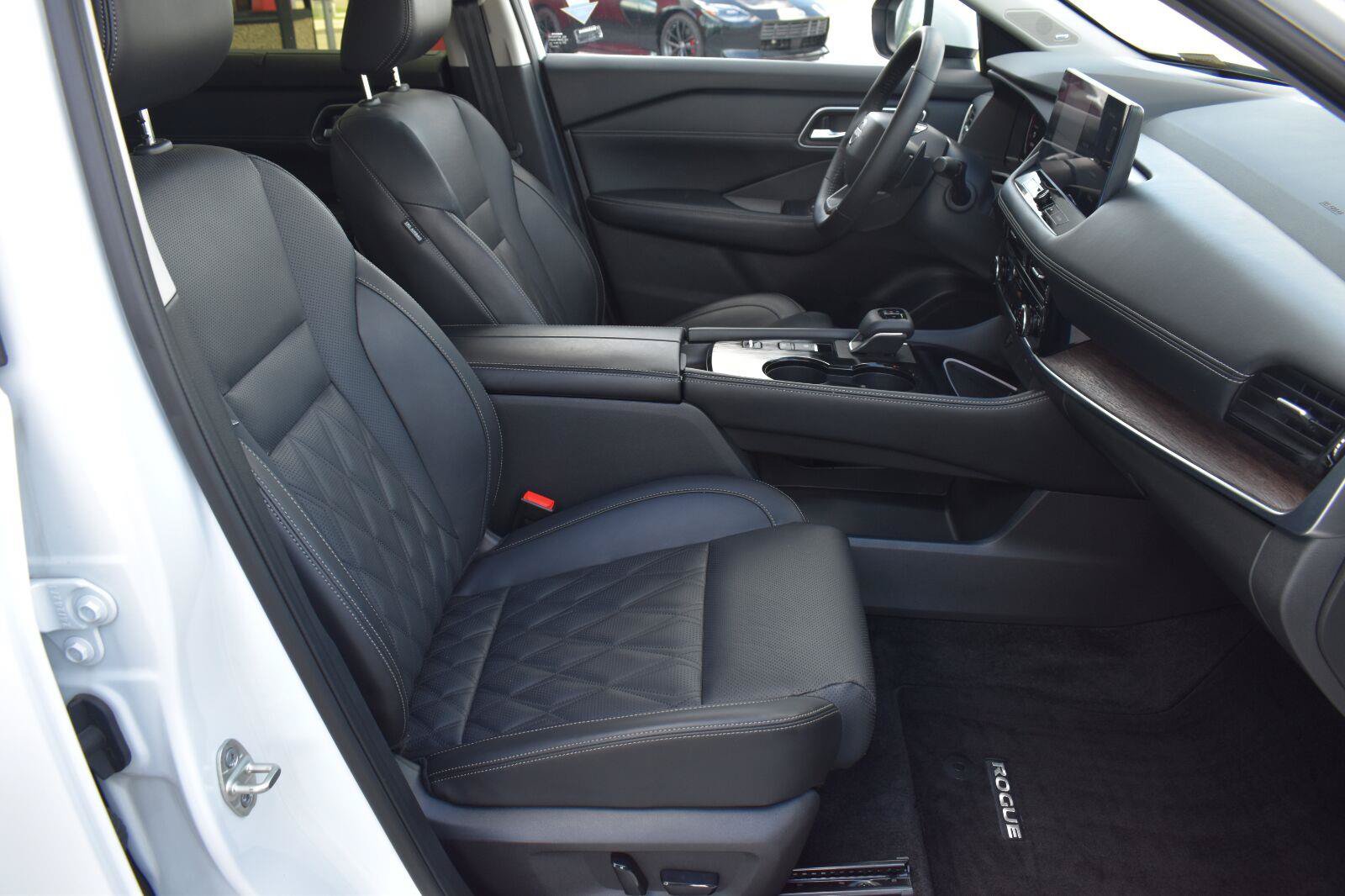 Used 2025 Nissan Rogue Platinum w/ Platinum Premium Package FWD image 69