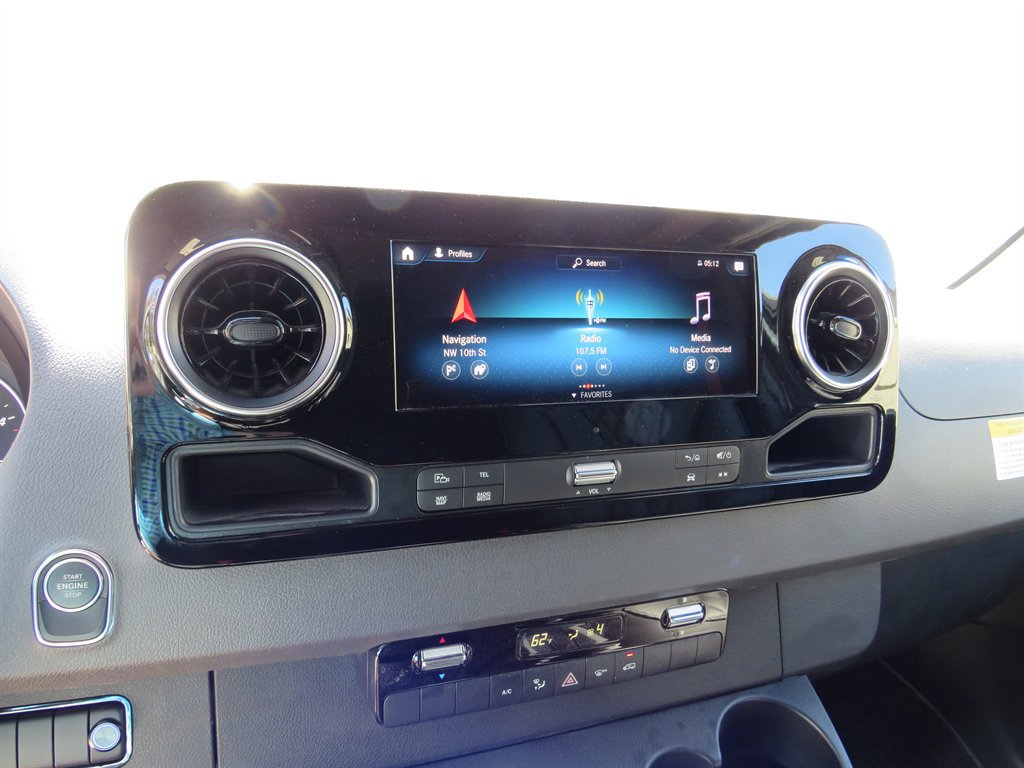 Used 2022 Mercedes-Benz Sprinter 4500 w/ Parking Package image 8