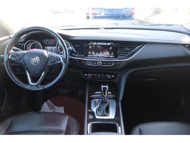 Used 2018 Buick Regal Essence w/ Sights and Sounds Package image 10